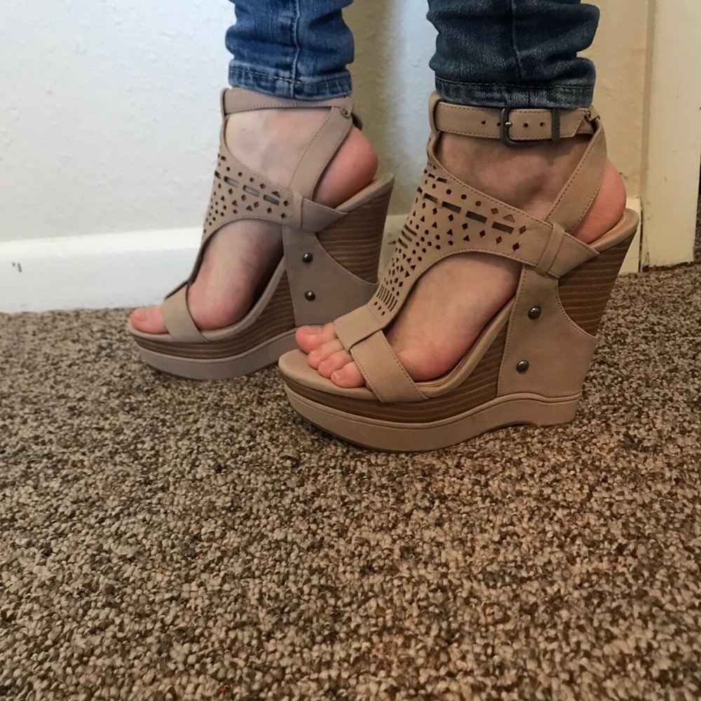 Gianni Bini wedges